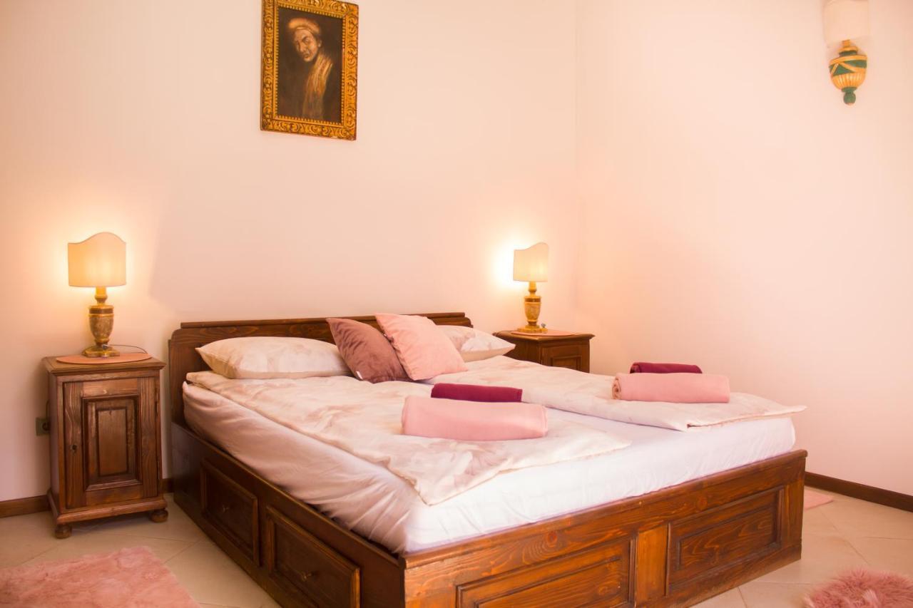 9 Stylish Suite In Unirii Square Тимишоара Экстерьер фото